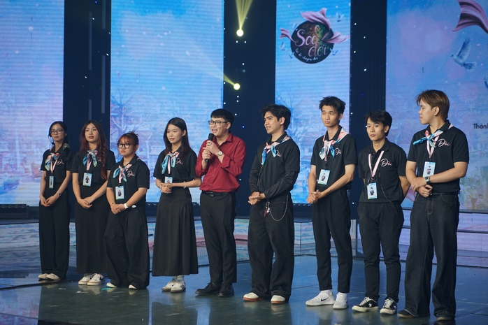 Mãn nhãn “Sắc và Đời”: Dấu ấn sáng tạo của sinh viên FPT Polytechnic - Ảnh 7.