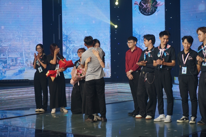 Mãn nhãn “Sắc và Đời”: Dấu ấn sáng tạo của sinh viên FPT Polytechnic - Ảnh 9.