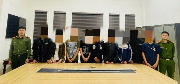 Kịp thời ngăn chặn nh&oacute;m thanh thiếu ni&ecirc;n mang theo hung kh&iacute;, hẹn nhau đua xe - Ảnh 1.