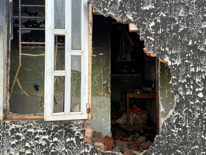 Nh&acirc;n chứng kể lại khoảnh khắc cứu 4 b&agrave; ch&aacute;u trong căn nh&agrave; đang ch&aacute;y - Ảnh 2.