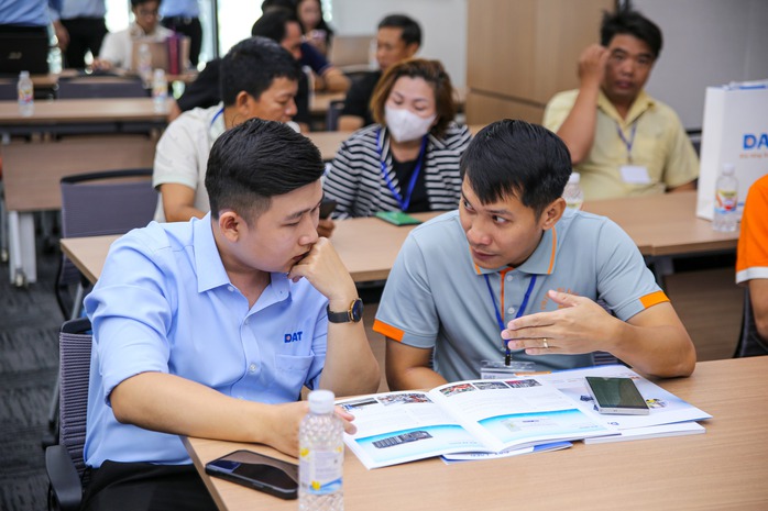 Doanh nghiệp siết tuyển, thị trường việc l&agrave;m bước v&agrave;o giai đoạn &ldquo;kh&oacute; t&iacute;nh&rdquo; - Ảnh 1.