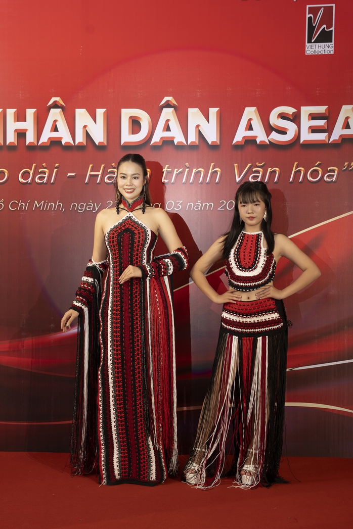 Việt Hùng cùng dàn người đẹp đưa văn hóa Việt ra thế giới - Ảnh 18.