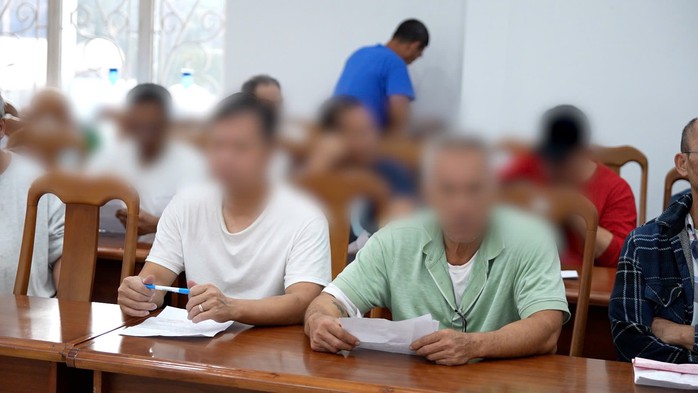 Công an TPHCM tiếp nhận công dân bị Mỹ trục xuất - Ảnh 1.