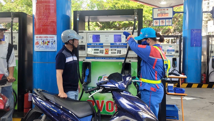 Giá xăng dầu tăng mạnh: Cập nhật mới nhất từ liên bộ Công Thương 2026 - Ảnh 1. Giá xăng dầu tăng mạnh: Cập nhật mới nhất từ liên bộ Công Thương 2026 - Ảnh 1.