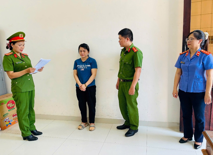 Bắt tạm giam nữ chủ hụi lừa đảo chiếm đoạt 14 tỉ đồng tại Đắk Lắk - Ảnh 1. Bắt tạm giam nữ chủ hụi lừa đảo chiếm đoạt 14 tỉ đồng tại Đắk Lắk - Ảnh 1.