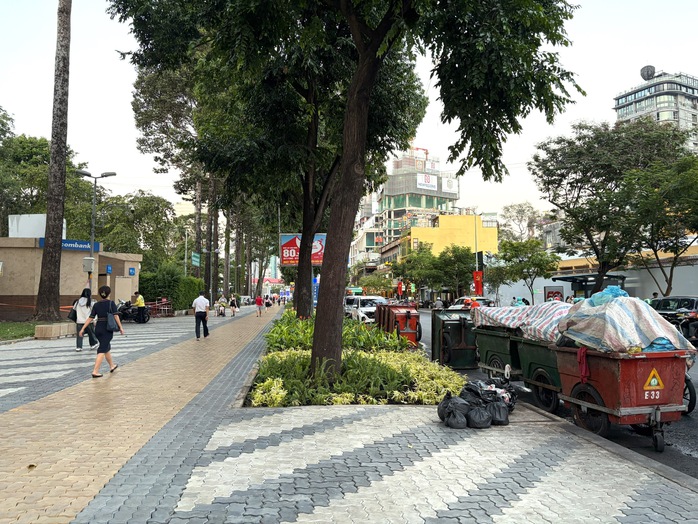 TPHCM: Cấp bách quy hoạch lại hệ thống trạm trung chuyển rác thải - Ảnh 2.