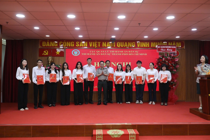 THADS TPHCM c&ocirc;ng bố c&aacute;c quyết định quan trọng về c&ocirc;ng t&aacute;c c&aacute;n bộ - Ảnh 3.