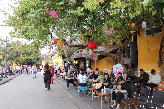 TP Đ&agrave; Nẵng: Siết chặt trật tự vỉa h&egrave;, h&agrave;i h&ograve;a sinh kế - Ảnh 1.