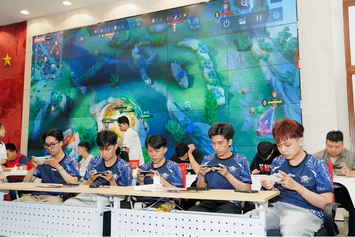 Hội thao sinh vi&ecirc;n: &ldquo;Chơi&rdquo; cũng phải chuy&ecirc;n nghiệp - Ảnh 2.