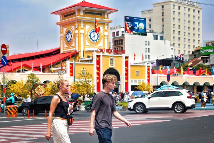 Dự b&aacute;o thời tiết h&ocirc;m nay, 24-3: Nắng n&oacute;ng duy tr&igrave; ở TPHCM v&agrave; Nam Bộ - Ảnh 1.