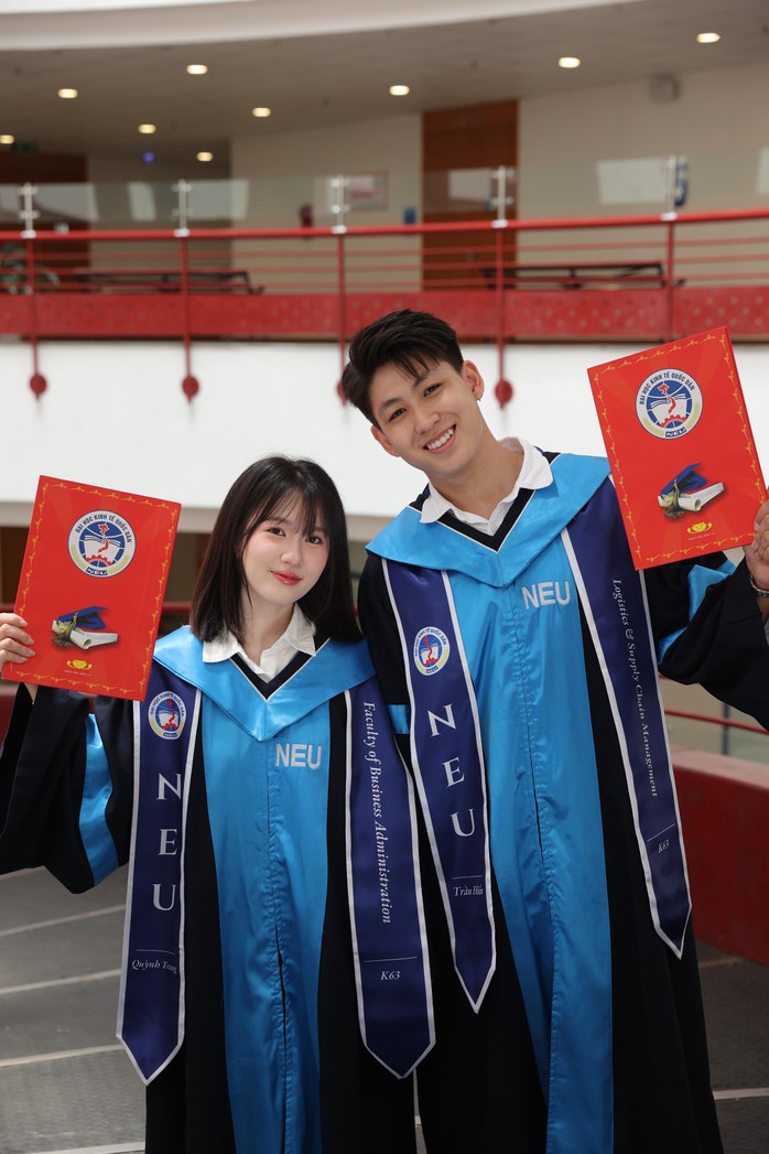 TikTok Chang H&iacute;u: 7 năm từ "đ&ocirc;i bạn c&ugrave;ng tiến" đến cặp đ&ocirc;i triệu view - Ảnh 1.