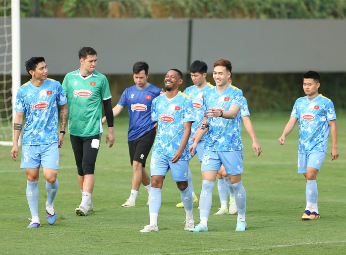 Đội tuyển Việt Nam sẵn s&agrave;ng chạm tr&aacute;n Bangladesh - Ảnh 1.