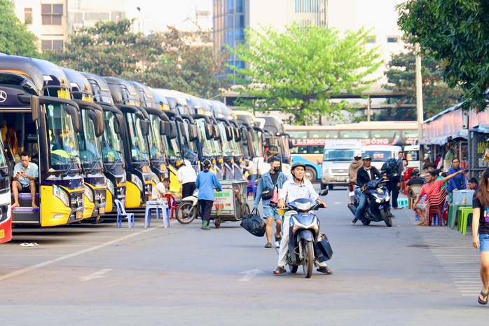 34 đơn vị vận tải tại TPHCM tăng gi&aacute; v&eacute; đến 36% - Ảnh 1.