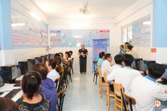 Ra mắt ph&ograve;ng m&aacute;y t&iacute;nh phục vụ cộng đồng - Ảnh 1.