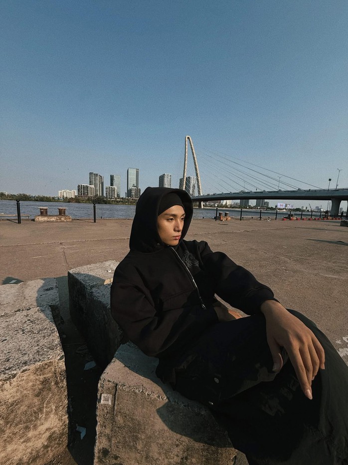 Hơn 1000 người "truy t&igrave;m" GREY D khắp TP HCM  - Ảnh 2.