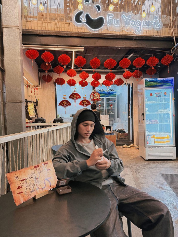 Hơn 1000 người "truy t&igrave;m" GREY D khắp TP HCM  - Ảnh 4.