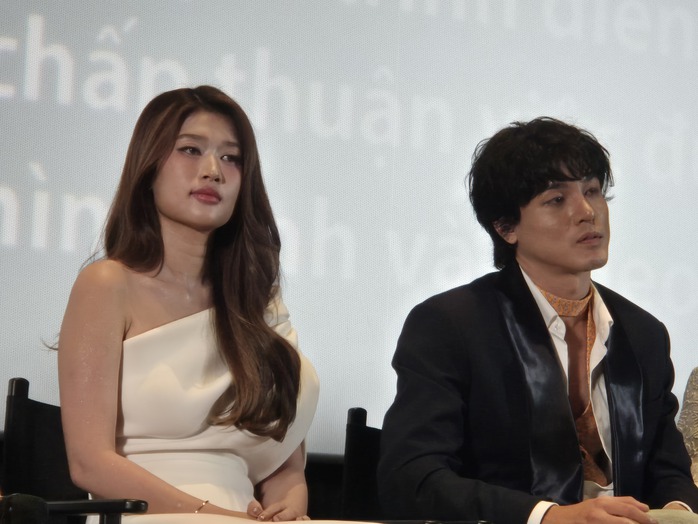 N&agrave;ng hậu Đo&agrave;n Thi&ecirc;n &Acirc;n b&ecirc;nh "người thương" Khương L&ecirc; hết m&igrave;nh! - Ảnh 1.