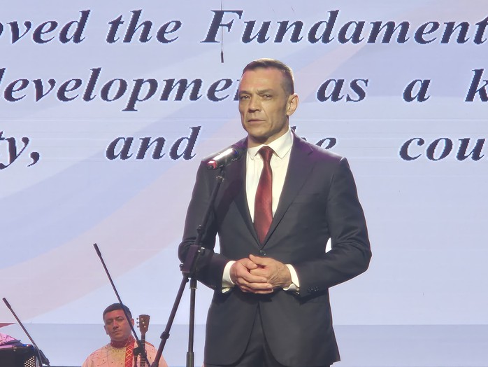 M&atilde;n nh&atilde;n, m&atilde;n nhĩ với hợp xướng v&agrave; vũ điệu Nga - Ảnh 2.