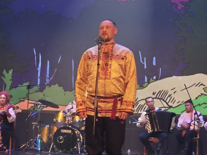 M&atilde;n nh&atilde;n, m&atilde;n nhĩ với hợp xướng v&agrave; vũ điệu Nga - Ảnh 3.