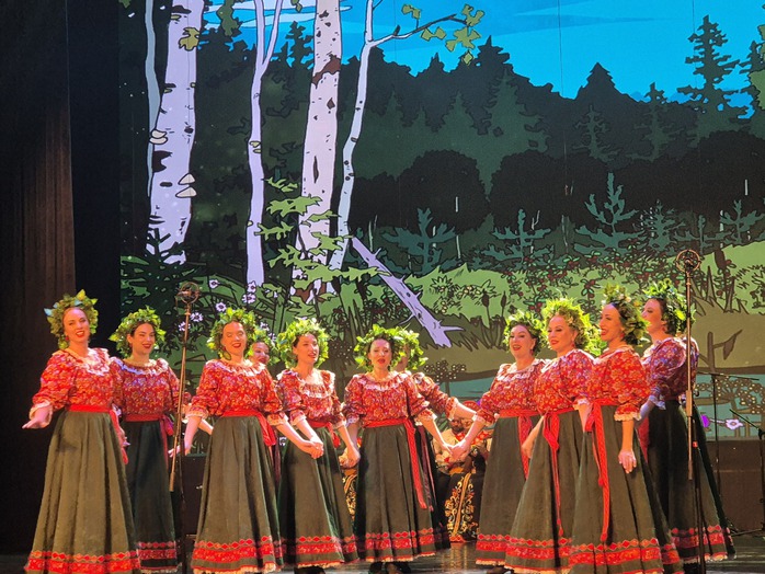 M&atilde;n nh&atilde;n, m&atilde;n nhĩ với hợp xướng v&agrave; vũ điệu Nga - Ảnh 13.