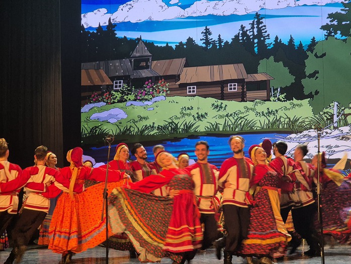 M&atilde;n nh&atilde;n, m&atilde;n nhĩ với hợp xướng v&agrave; vũ điệu Nga - Ảnh 12.