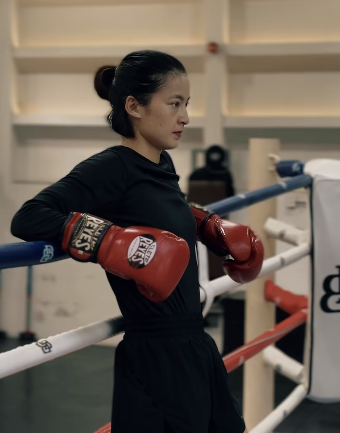 S&aacute;t c&aacute;nh c&ugrave;ng cựu v&ocirc; địch SEA Games trở lại v&otilde; đ&agrave;i quyền Anh - Ảnh 2.