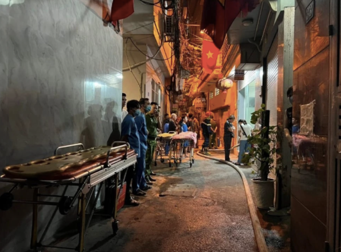 Dời lịch x&eacute;t xử 2 cựu c&aacute;n bộ cảnh s&aacute;t trong vụ ch&aacute;y l&agrave;m chết 15 người - Ảnh 1.