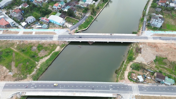 Cho&aacute;ng với số tiền nợ bảo hiểm của c&ocirc;ng ty thi c&ocirc;ng cầu "đủng đỉnh" tại Huế - Ảnh 1.