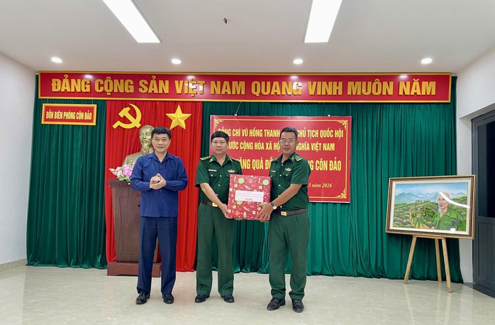 Ph&oacute; Chủ tịch Quốc hội Vũ Hồng Thanh thăm Đồn Bi&ecirc;n ph&ograve;ng C&ocirc;n Đảo năm 2026 - Ảnh 1.