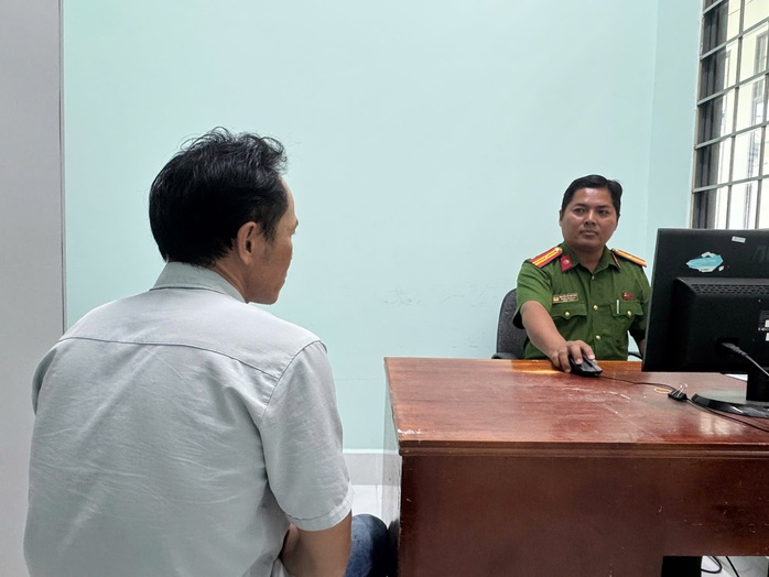 Khởi tố vụ rượt đuổi , h&agrave;nh hung d&atilde; man thương l&aacute;i mua sầu ri&ecirc;ng tại Đồng Th&aacute;p - Ảnh 3.