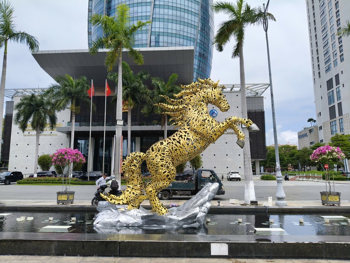 Đ&agrave; Nẵng di dời linh vật kim m&atilde; gắn t&ecirc;n 94 x&atilde; phường gần Trung t&acirc;m H&agrave;nh ch&iacute;nh - Ảnh 1.