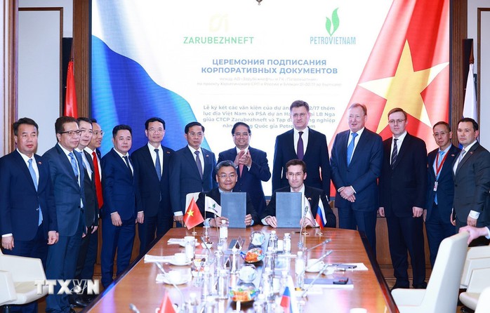 Thủ tướng Phạm Minh Ch&iacute;nh l&agrave;m việc với đối t&aacute;c h&agrave;ng đầu của Việt Nam về dầu kh&iacute; - Ảnh 1.