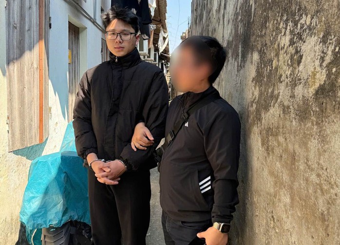 Thanh niên 23 tuổi cướp giật tài sản phụ nữ và cửa hàng vàng tại Hà Nội - Ảnh 2. Thanh niên 23 tuổi cướp giật tài sản phụ nữ và cửa hàng vàng tại Hà Nội - Ảnh 2.