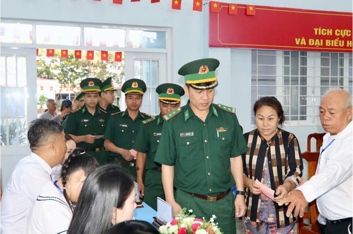 Bầu cử tại TP HCM th&agrave;nh c&ocirc;ng tốt đẹp - Ảnh 2.