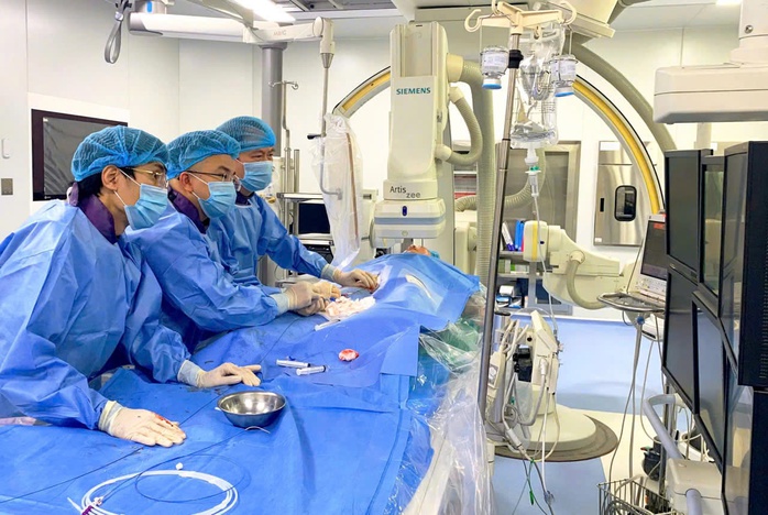 Hồi hộp, tim đập nhanh k&eacute;o d&agrave;i, ph&aacute;t hiện bệnh tim nguy hiểm - Ảnh 2.