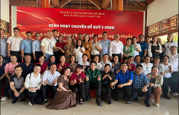 Kim Xu&acirc;n, Minh Dự, Quốc Thảo bức x&uacute;c về s&acirc;n khấu h&ocirc;m nay, thể hiện r&otilde; tr&aacute;ch nhiệm người l&agrave;m nghề - Ảnh 2.