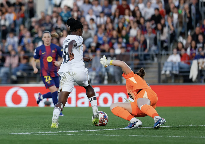 Barcelona đại thắng "siêu kinh điển" ở tứ kết Champions League nữ - Ảnh 3.