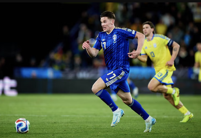 Gyokeres lập hat-trick, Thụy Điển v&agrave;o chung kết play-off World Cup - Ảnh 2.