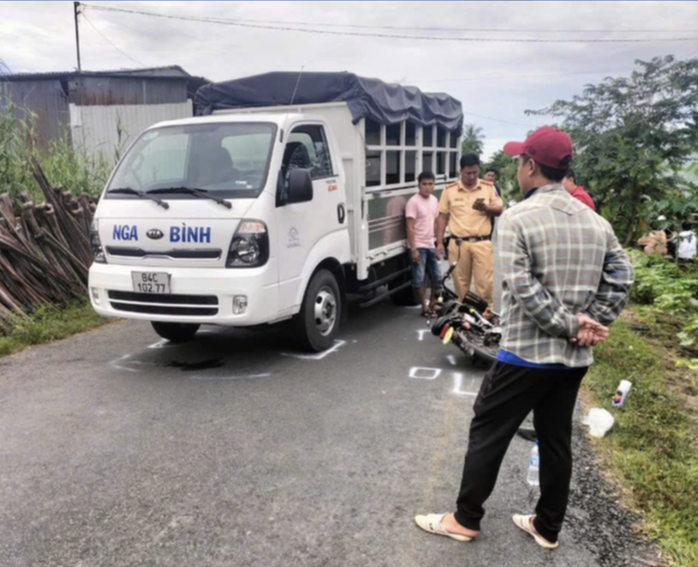 Khởi tố nguyên Phó Thủ trưởng vụ tai nạn Vĩnh Long khiến nữ sinh tử vong - Ảnh 2. Khởi tố nguyên Phó Thủ trưởng vụ tai nạn Vĩnh Long khiến nữ sinh tử vong - Ảnh 2.