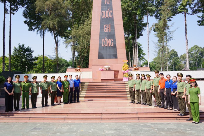 Chuỗi hoạt động ch&iacute;nh trị, giao lưu văn h&oacute;a, thể thao của Bộ C&ocirc;ng an tại TP HCM - Ảnh 14.