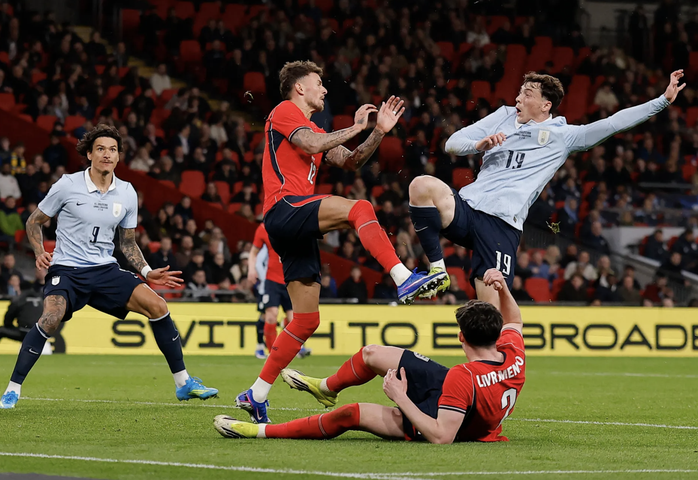 "Người h&ugrave;ng" Ben White ki&ecirc;m tội đồ, tuyển Anh rơi chiến thắng ở Wembley - Ảnh 5.