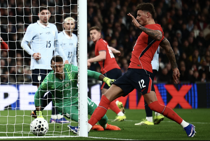 "Người h&ugrave;ng" Ben White ki&ecirc;m tội đồ, tuyển Anh rơi chiến thắng ở Wembley - Ảnh 4.