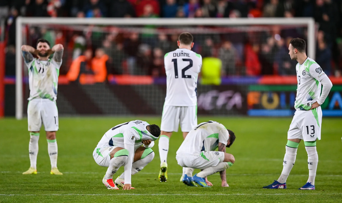 CĐV Ireland đòi điều tra "còi báo động" ở loạt luân lưu với CH Séc - Ảnh 3. CĐV Ireland đòi điều tra “còi báo động” ở loạt luân lưu với CH Séc - Ảnh 2.