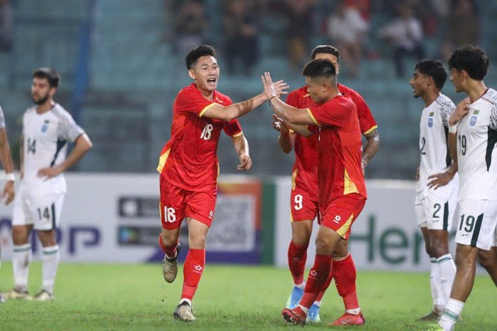 Truyền th&ocirc;ng Malaysia d&egrave; chừng tuyển Việt Nam - Ảnh 1.