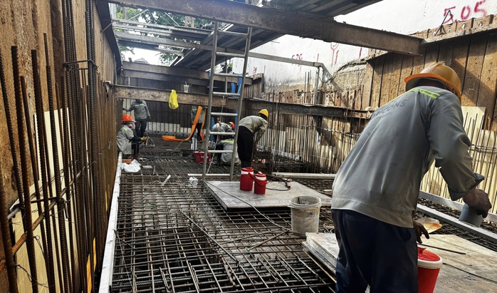 Giá vật liệu xây dựng tăng mạnh năm 2026 khiến nhà thầu lo lắng - Ảnh 3. Giá vật liệu xây dựng tăng mạnh năm 2026 khiến nhà thầu lo lắng - Ảnh 3.