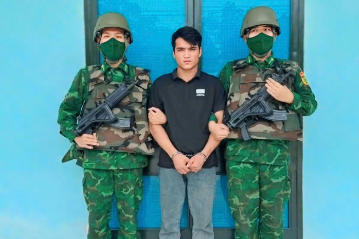 Bi&ecirc;n ph&ograve;ng Mộc B&agrave;i bắt 4 người nhập cảnh tr&aacute;i ph&eacute;p, 1 người bị truy n&atilde; - Ảnh 1.