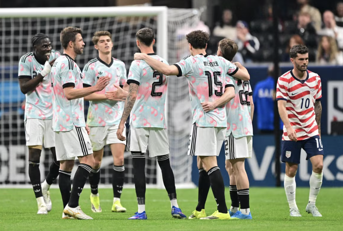 Bỉ ph&ocirc; diễn sức mạnh, thắng nghiền &eacute;p đồng chủ nh&agrave; World Cup - Ảnh 3.