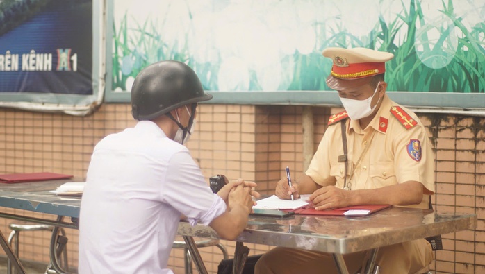 Băn khoăn về đề xuất cắt điện, nước để cưỡng chế xử phạt vi phạm h&agrave;nh ch&iacute;nh  - Ảnh 1.