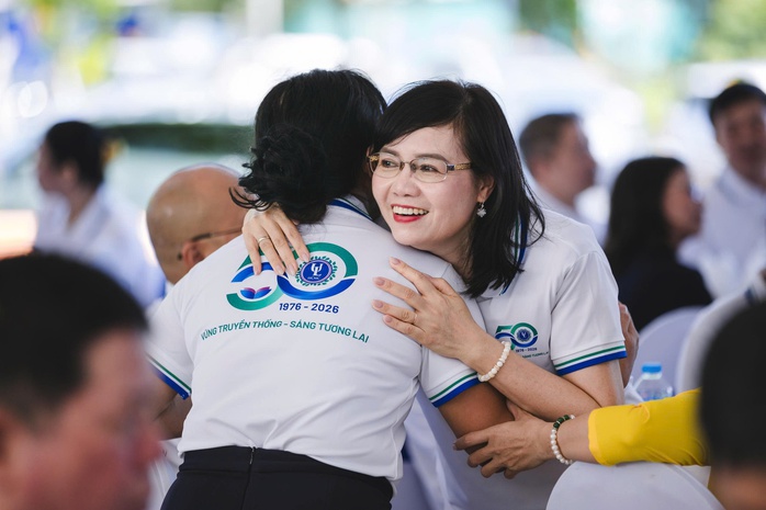 Phi&ecirc;n đấu gi&aacute; g&acirc;y quỹ gần 500 triệu tại ULAW c&oacute; g&igrave; đặc biệt? - Ảnh 3.