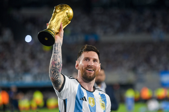 HLV tuyển Argentina n&oacute;i 1 c&acirc;u, cả thế giới thấp thỏm v&igrave; Messi - Ảnh 1.